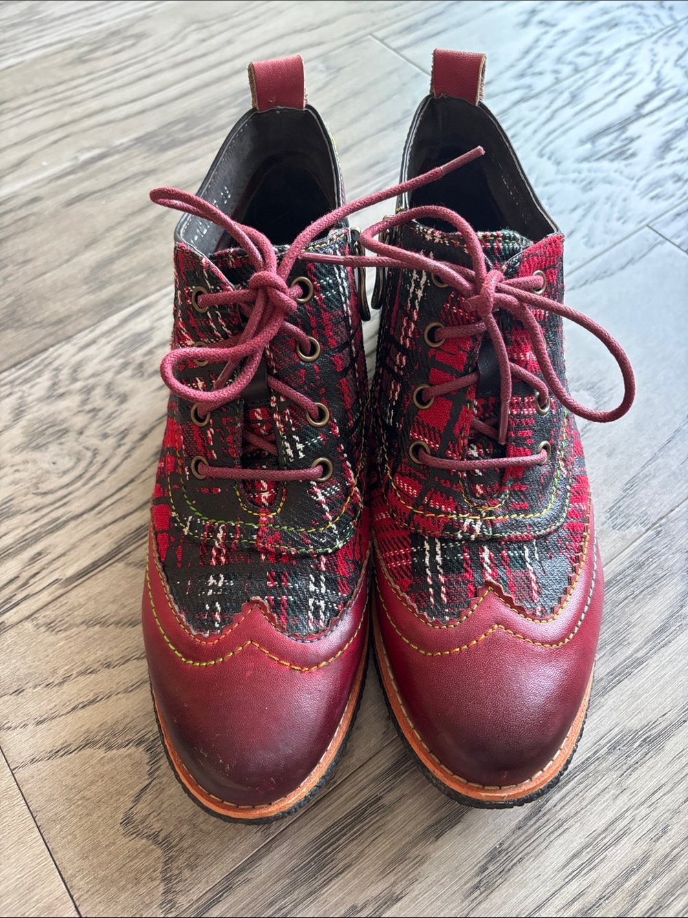 Laura Vita France  Cocralieo 47 Burgundy Plaid Lace-Up ankle Shoes